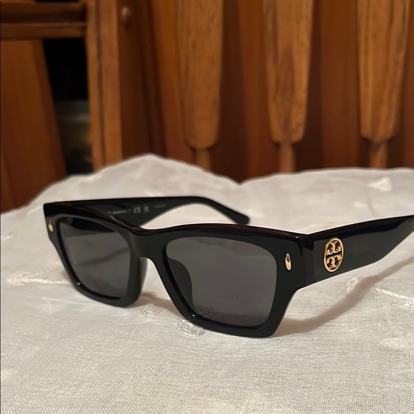Tory Burch Black and Gold Geometric Sunglasses - Picture 1 of 8